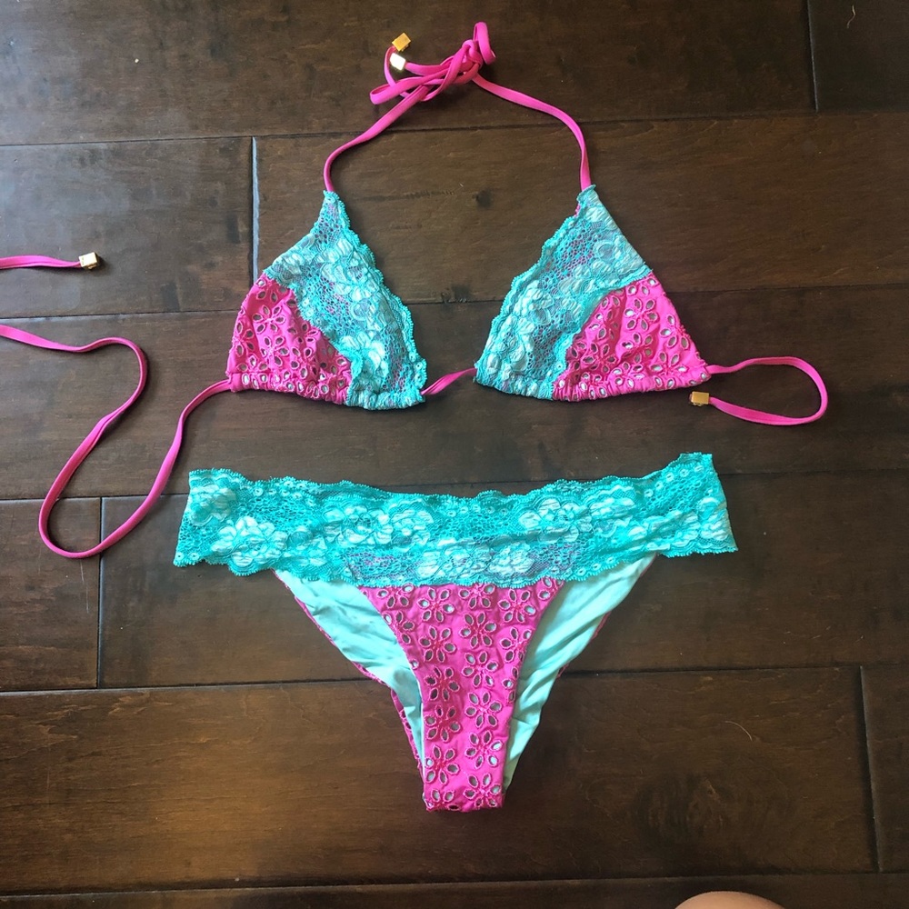 Beach Bunny bikini - size small